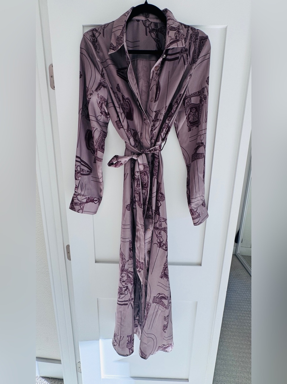 Silky Lavender Print Long Robe with Tie Belt wrap dress size medium worn once